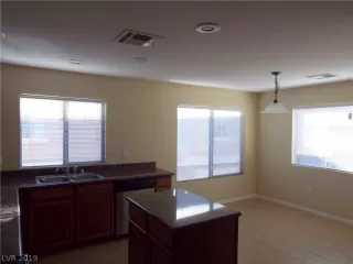 Photo #4: 2158646 Listing 