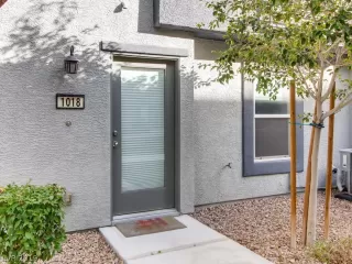 Photo #2: 2158666 Listing