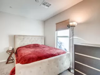 Photo #4: 2158666 Listing