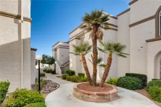 Photo #1: 2158699 Listing