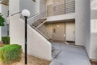 Photo #3: 2158699 Listing