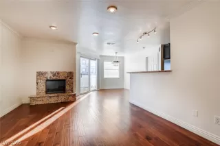 Photo #4: 2158699 Listing