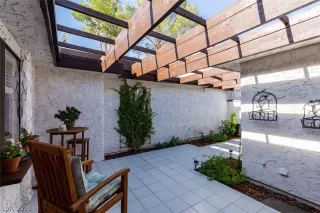 Photo #5: 2158728 Listing