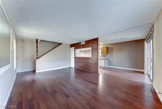 Photo #4: 2158766 Listing