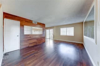 Photo #5: 2158766 Listing