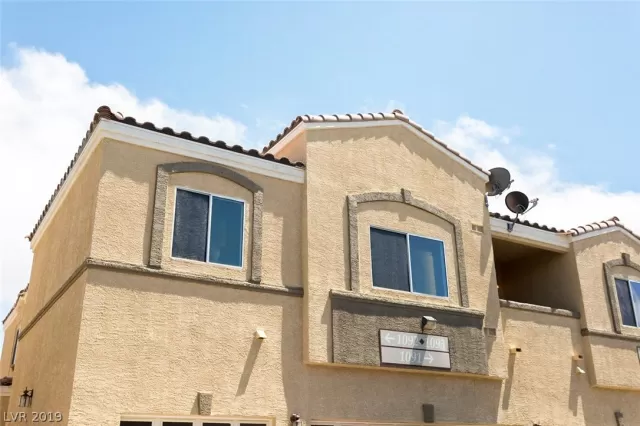 MLS: 2158821 Condo For Sale