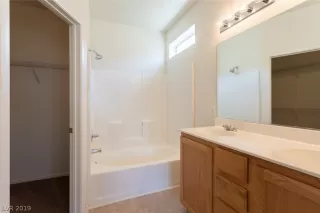 Photo #3: 2158821 Listing