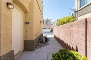 Photo #4: 2158821 Listing