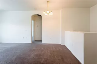 Photo #6: 2158821 Listing