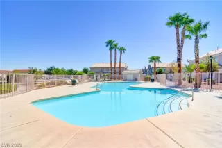 Photo #2: 2158895 Listing