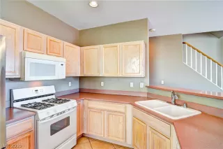 Photo #3: 2158895 Listing