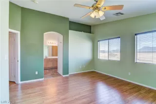 Photo #4: 2158895 Listing