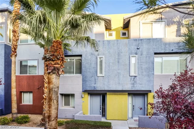 MLS: 2158921 Condo For Sale