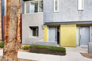 Photo #2: 2158921 Listing