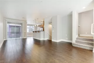 Photo #3: 2158921 Listing