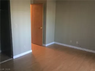 Photo #5: 2158929 Listing 