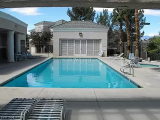 Photo #5: 2158943 Listing