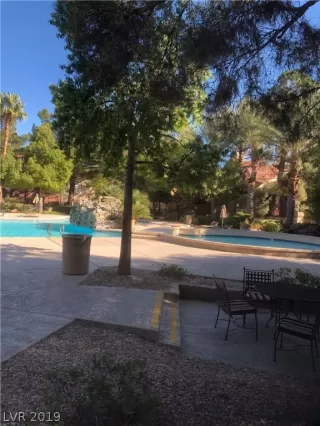 Photo #5: 2158957 Listing 