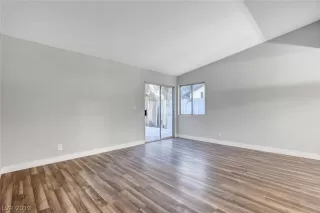 Photo #4: 2158978 Listing 