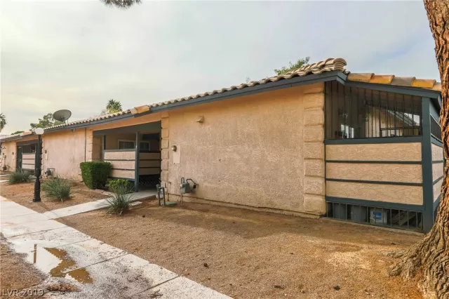 MLS: 2158983 Condo For Sale