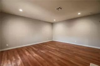 Photo #4: 2158983 Listing