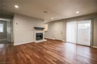 Photo #6: 2158983 Listing