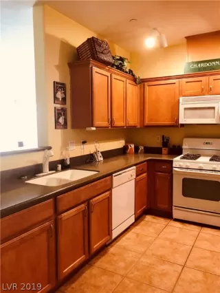 Photo #5: 2159014 Listing