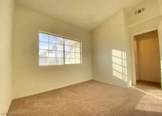 Photo #1: 2159130 Listing