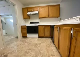 Photo #4: 2159130 Listing