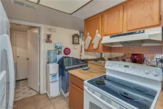 Photo #5: 2159176 Listing 