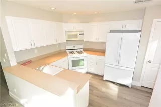 Photo #4: 2159268 Listing