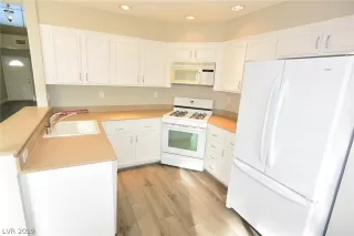 Photo #5: 2159268 Listing