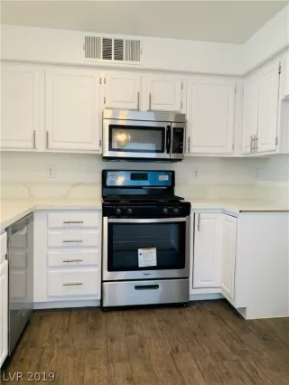 Photo #4: 2159277 Listing 