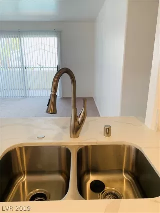 Photo #5: 2159277 Listing 