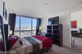 Photo #3: 2159279 Listing