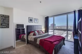 Photo #5: 2159279 Listing