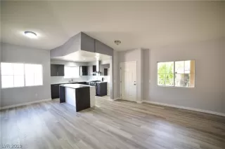 Photo #1: 2159331 Listing