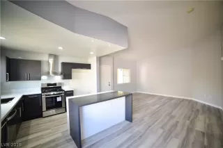 Photo #3: 2159331 Listing