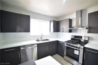 Photo #4: 2159331 Listing