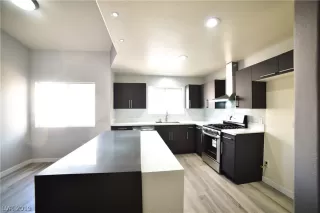 Photo #6: 2159331 Listing