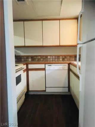 Photo #1: 2159383 Listing