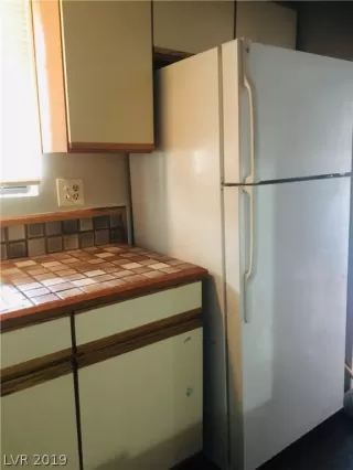 Photo #2: 2159383 Listing