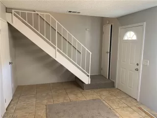 Photo #5: 2159388 Listing 