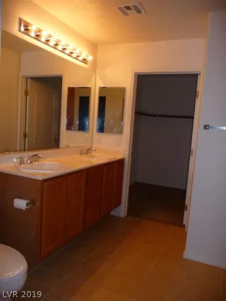 Photo #5: 2159455 Listing 