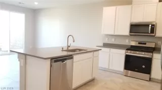 Photo #4: 2159457 Listing