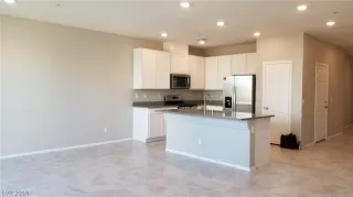 Photo #6: 2159457 Listing