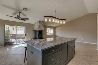 Photo #6: 2159466 Listing