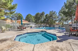 Photo #3: 2159478 Listing