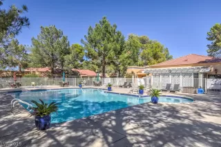 Photo #4: 2159478 Listing