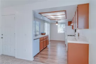 Photo #3: 2159480 Listing